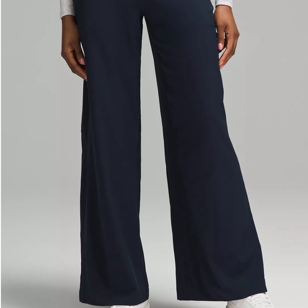 Lululemon Swift Midrise Wide Leg Pant